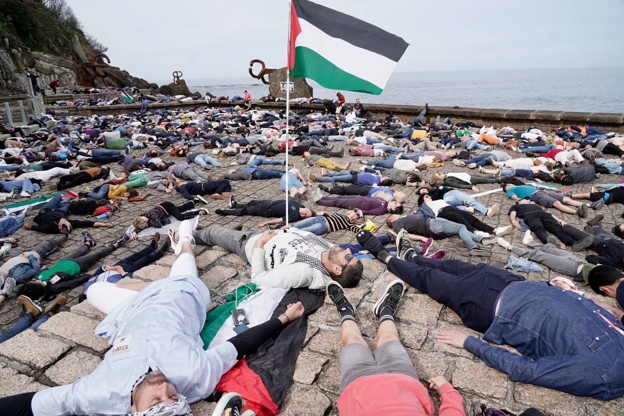 Multitudinaria marcha para denunciar el genocidio en Palestina