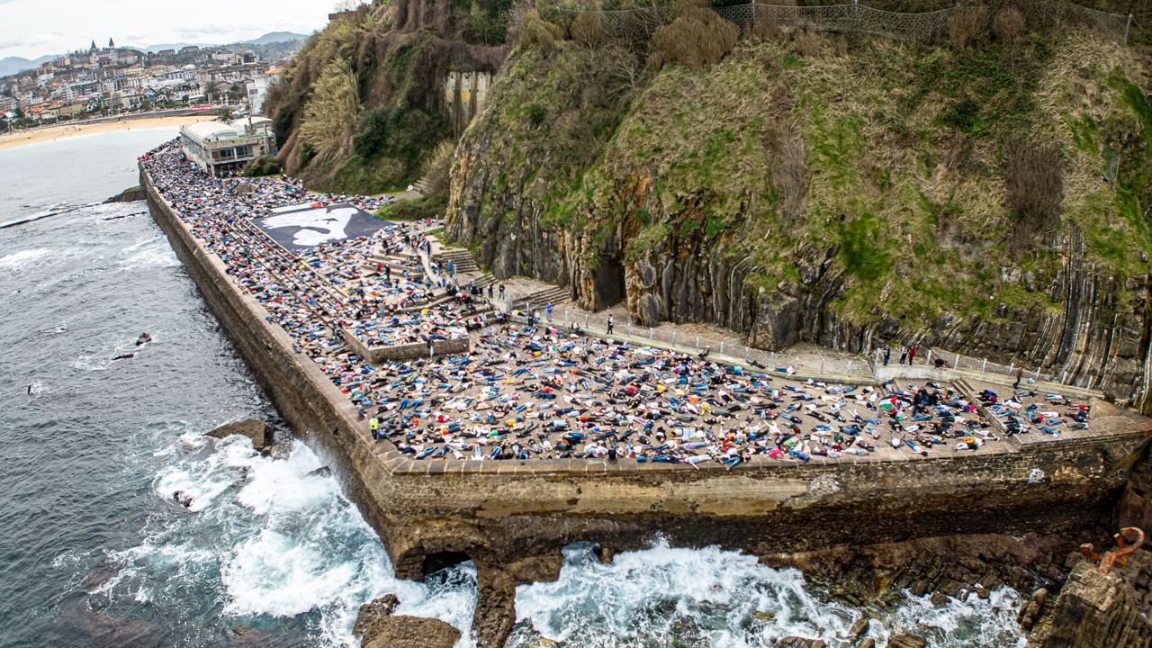 Multitudinaria marcha para denunciar el genocidio en Palestina