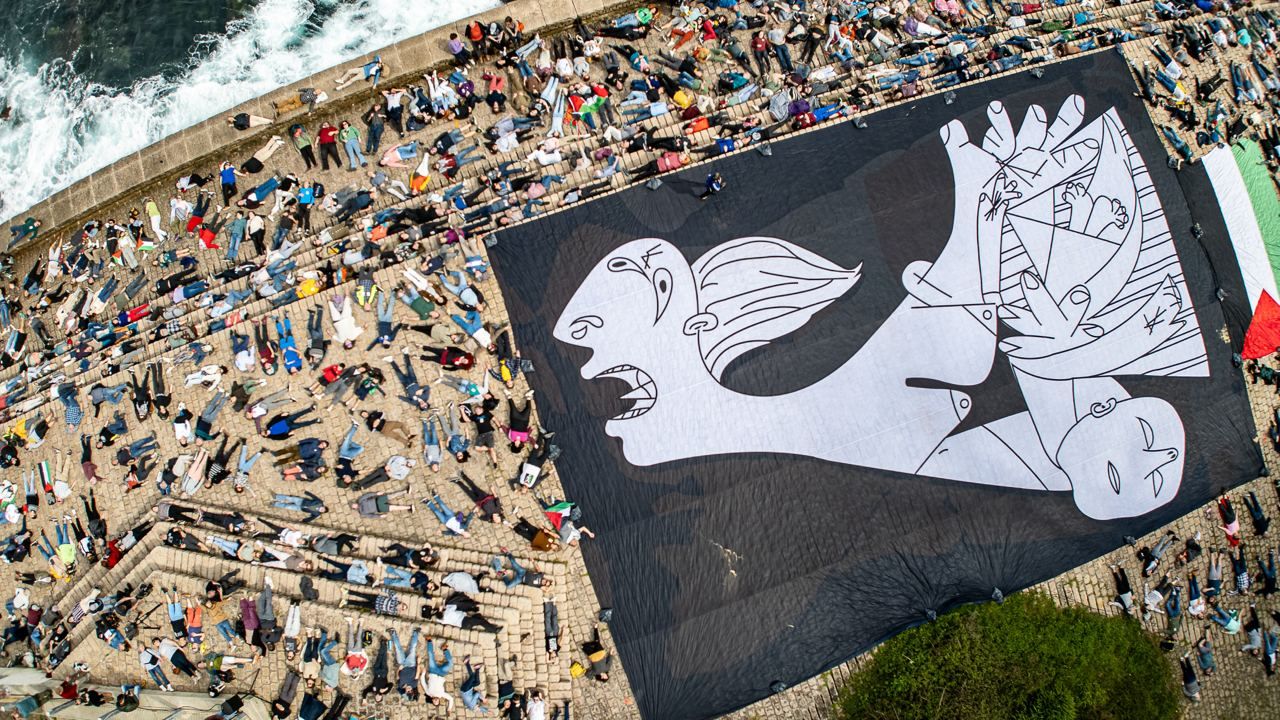 Multitudinaria marcha para denunciar el genocidio en Palestina