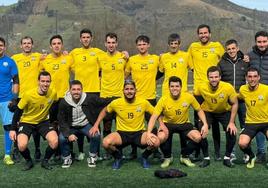 La plantilla de Xania, equipo de fútbol aficionado de Eibar.