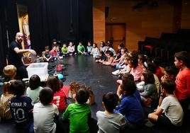 Pau Elías durante el taller impartido en Gezala.