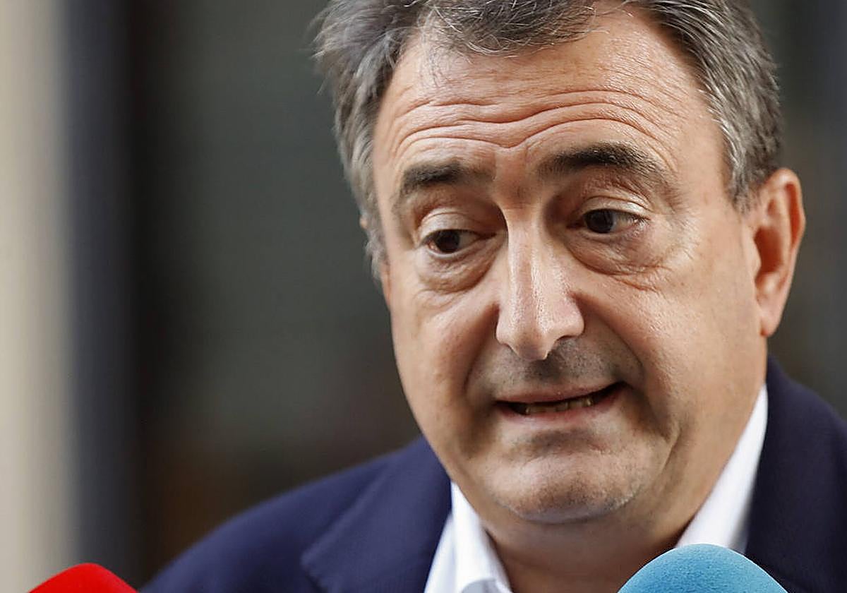 Esteban ve «lógica» una coalición con el PSE pero admite que no se fía