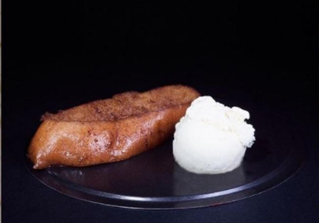 Torrija con helado de vainilla del restaurante especializado en comida italiana