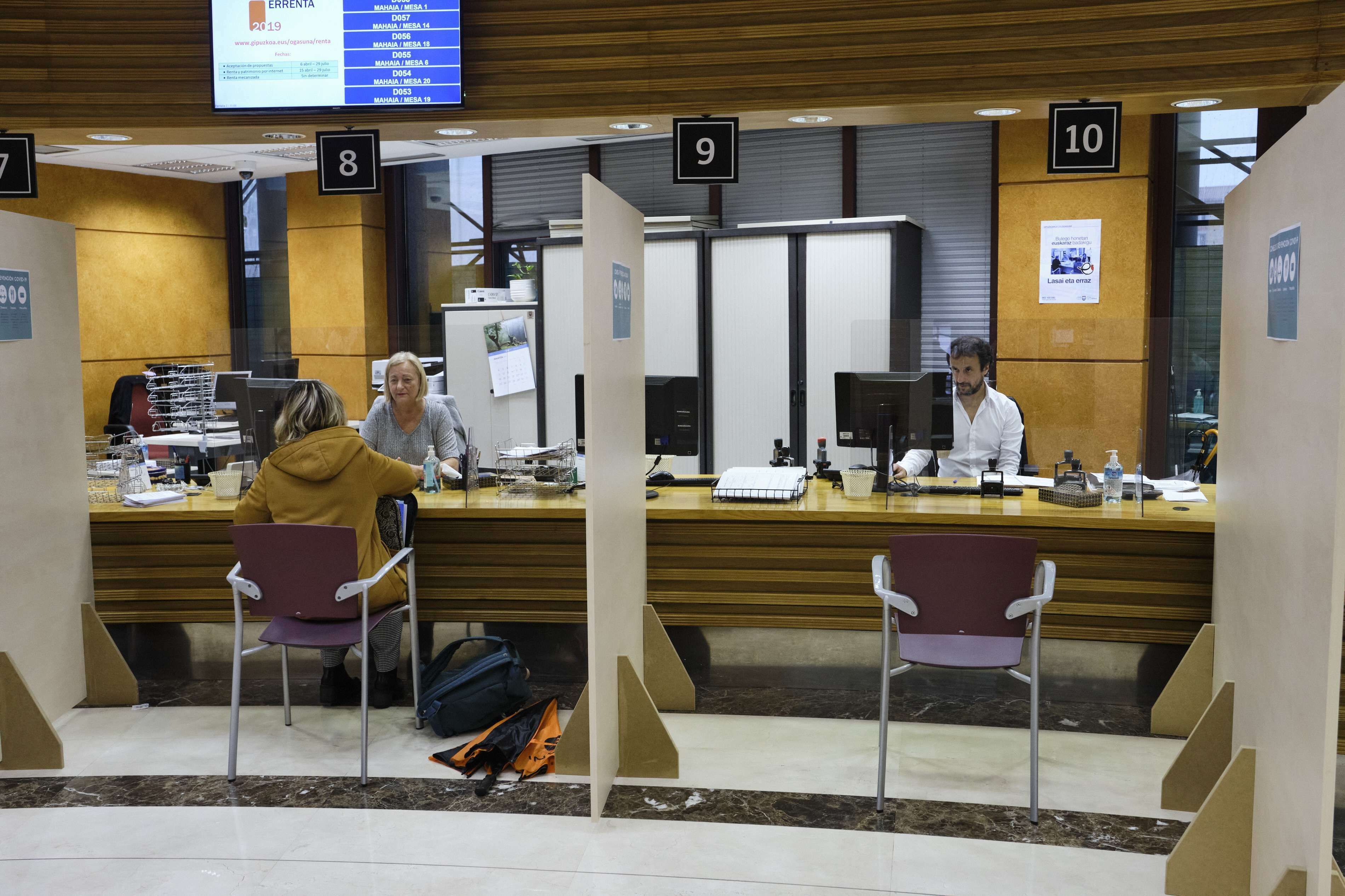 Herritarrek administrazioarekin dituzten harremanak euskaraz izan daitezen bultzatu nahi du UEMAk