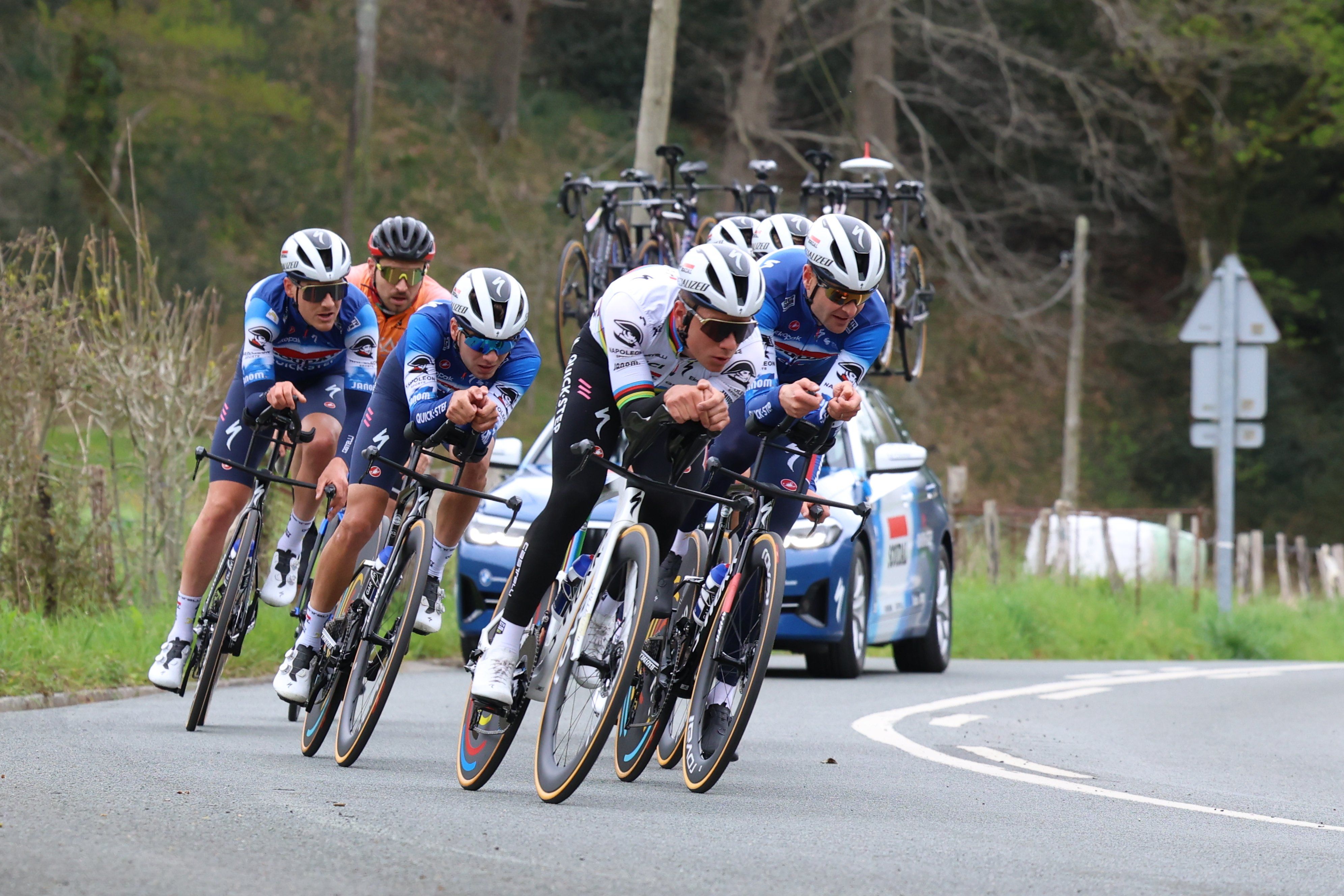 Presentación y reconocimiento de la primera etapa de la Itzulia en Irun