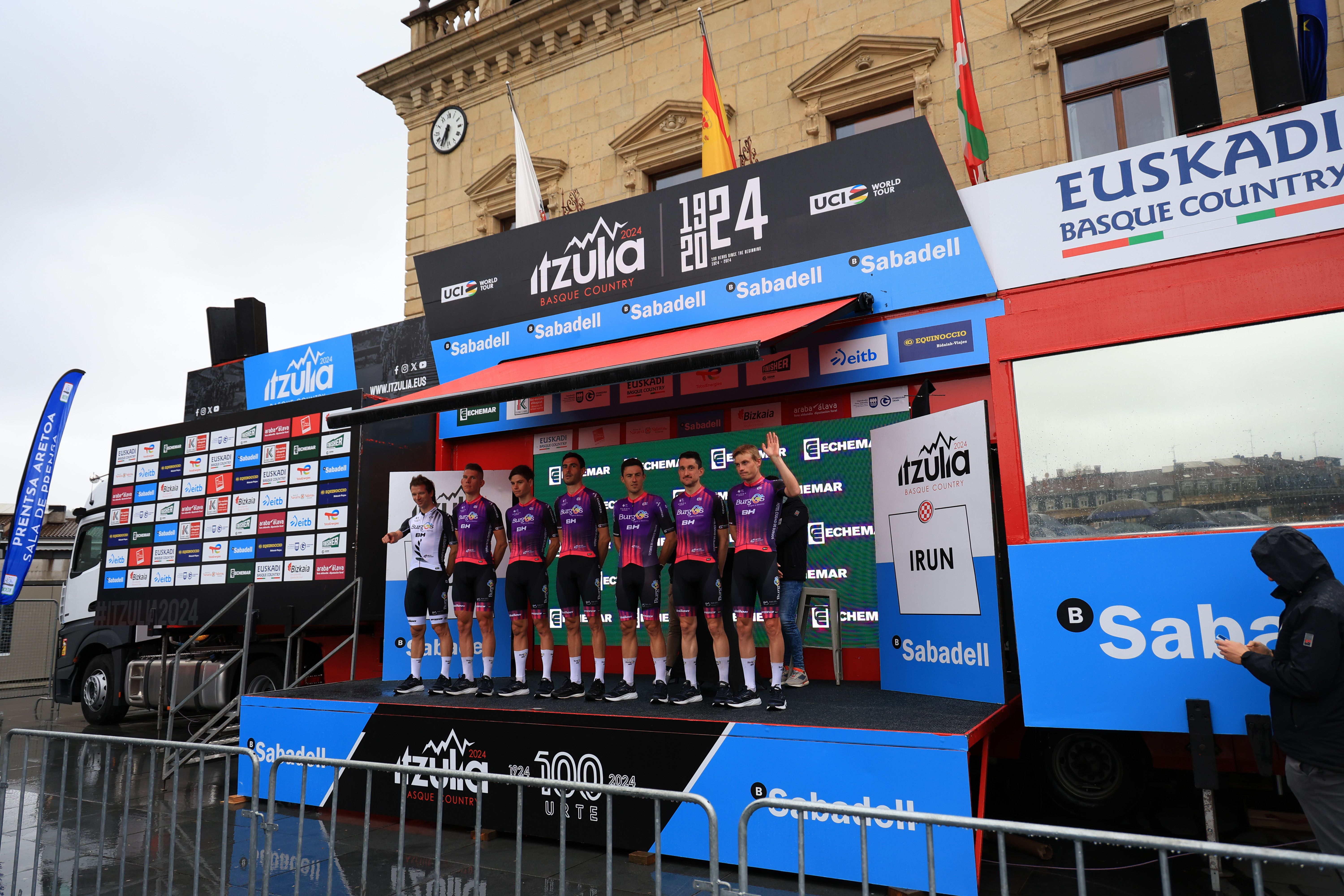 Presentación y reconocimiento de la primera etapa de la Itzulia en Irun