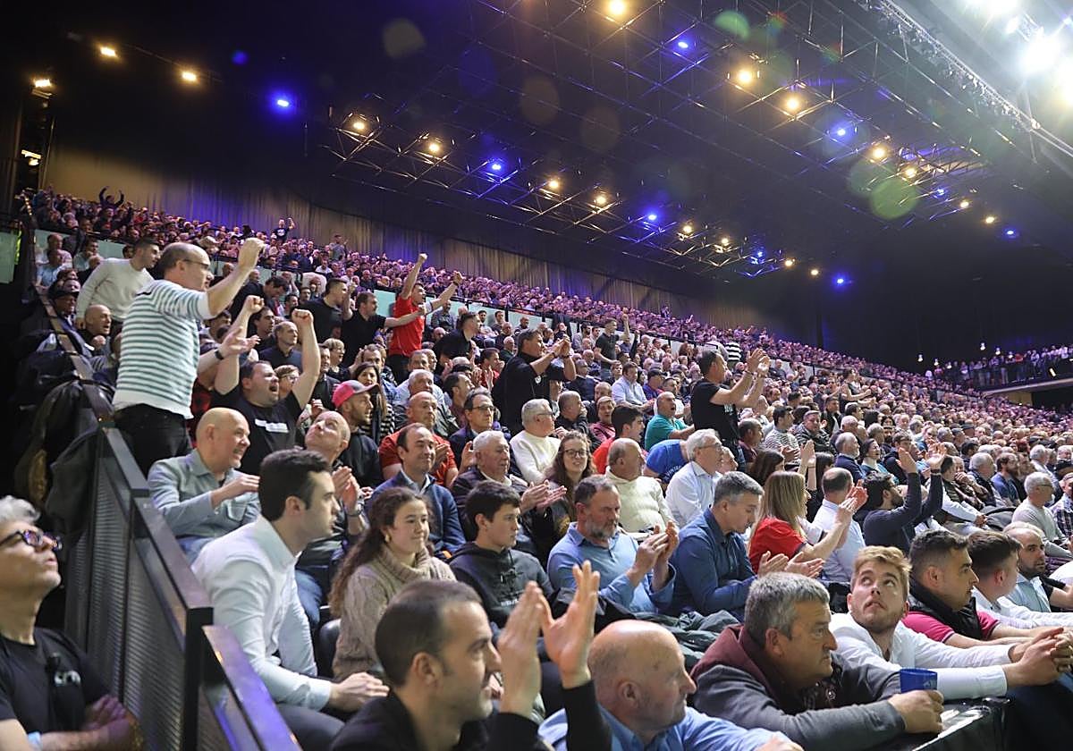 Ambiente. El Arena presentó un aspecto magnífico.