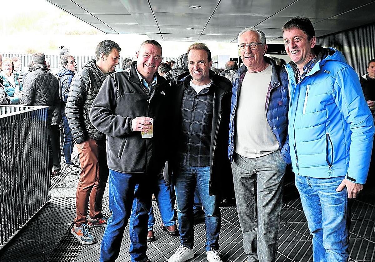 Imagen principal - «He venido desde Cáceres para ver a Altuna III»