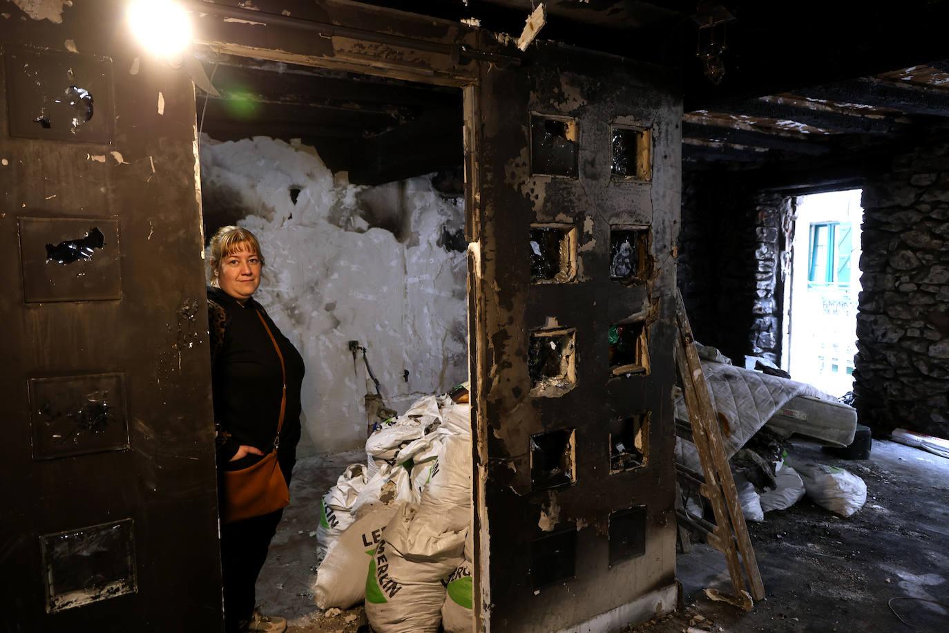 Así ha quedado la vivienda de Begoña Santos en Errenteria tras el incendio