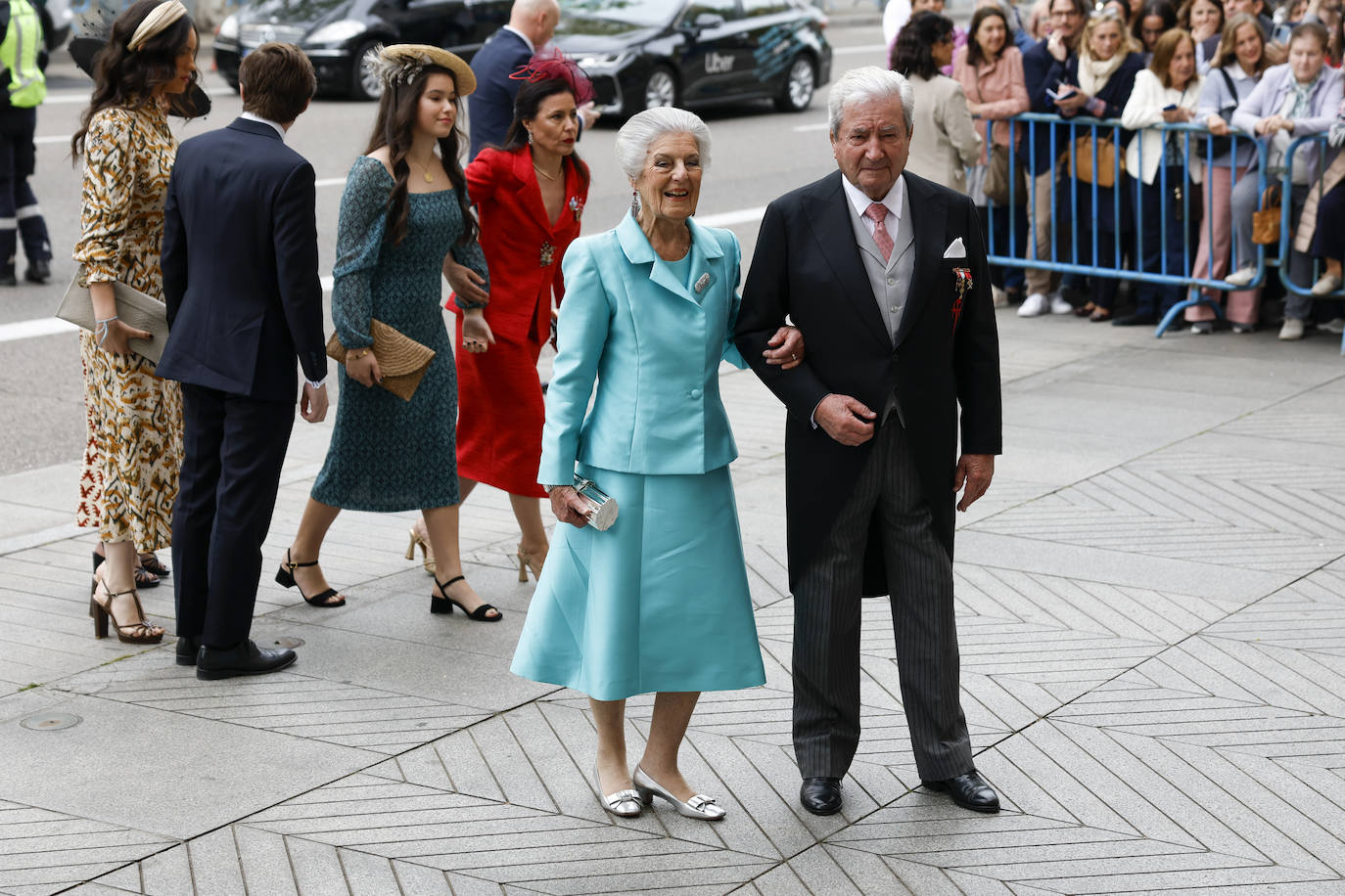 Del Rey emérito a Feijóo: La llegada de los invitados a la boda de José Luis Almeida