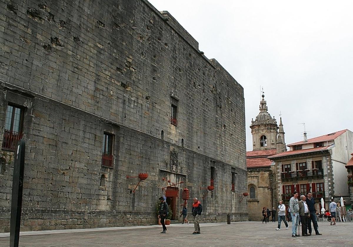 Hasta hace poco éste era el estado de la facha principal.