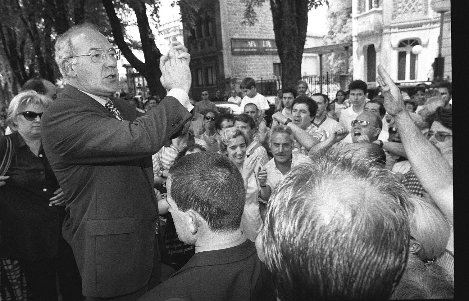 Ardanza, toda una vida política en imágenes