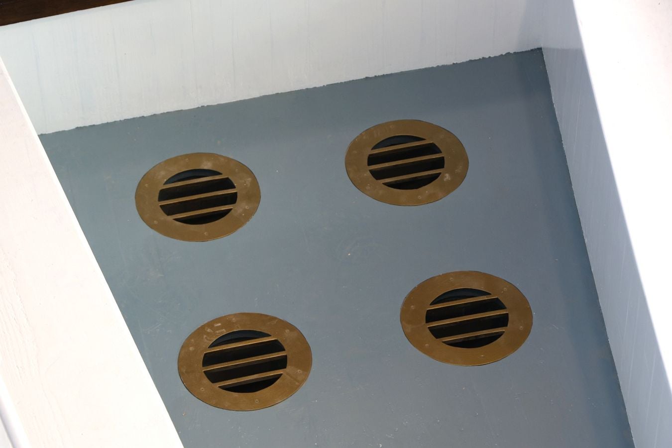 Así ha quedado restaurada la embarcación de salvamento marítimo de 1925