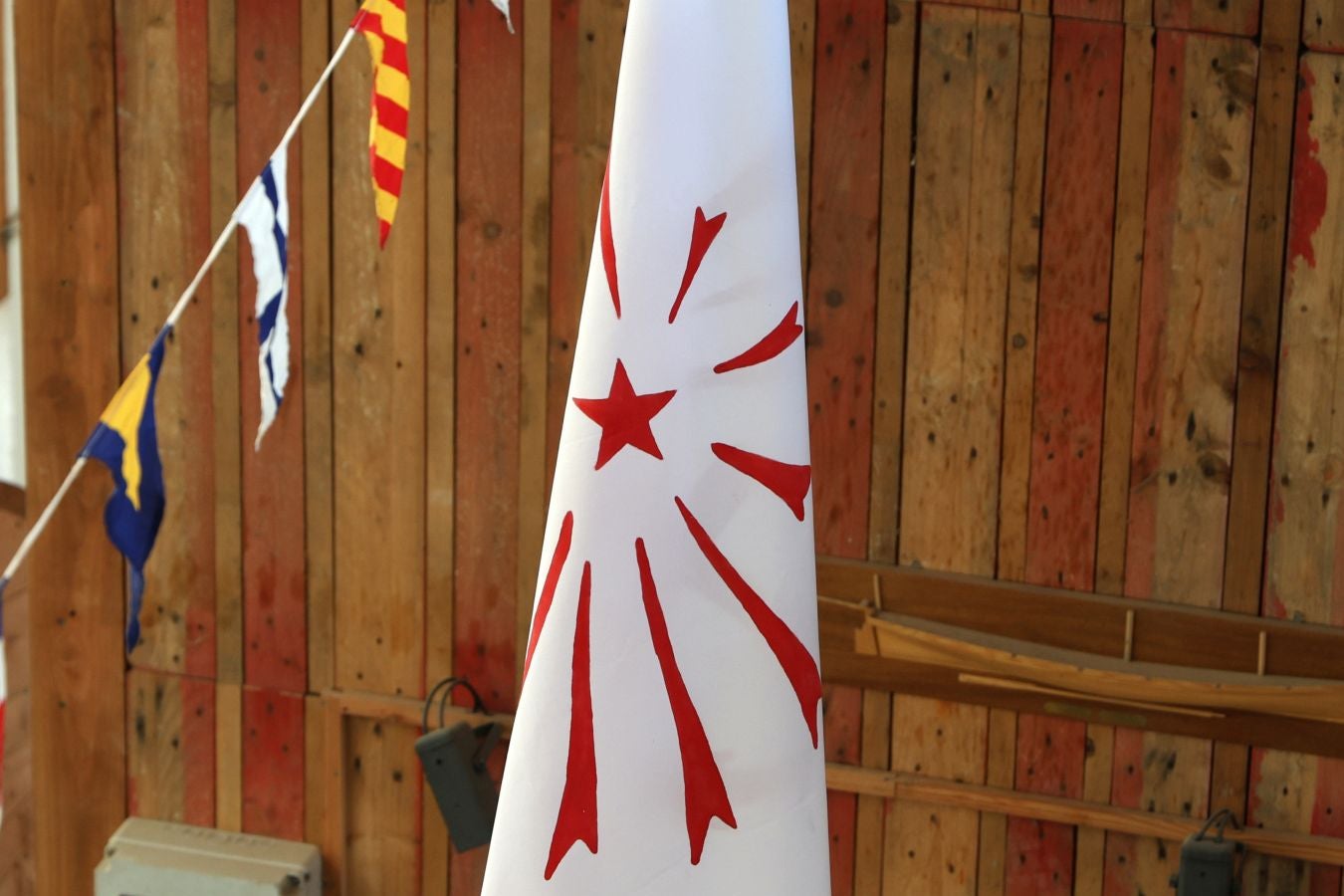 Así ha quedado restaurada la embarcación de salvamento marítimo de 1925