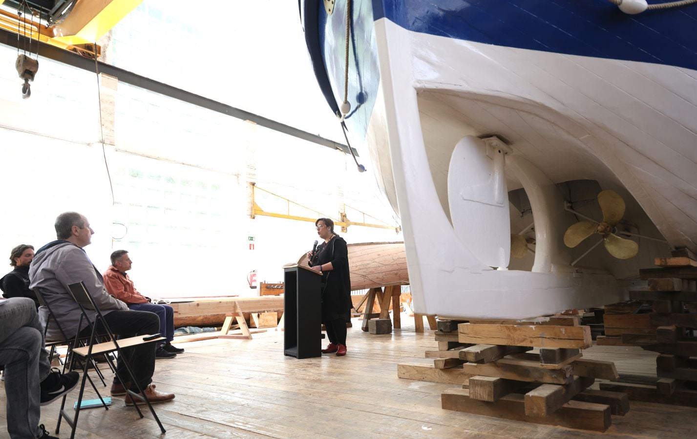 Así ha quedado restaurada la embarcación de salvamento marítimo de 1925