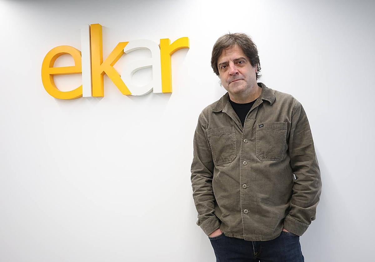 Josu Goikoetxea, Elkarreko Adunako egoitzan.