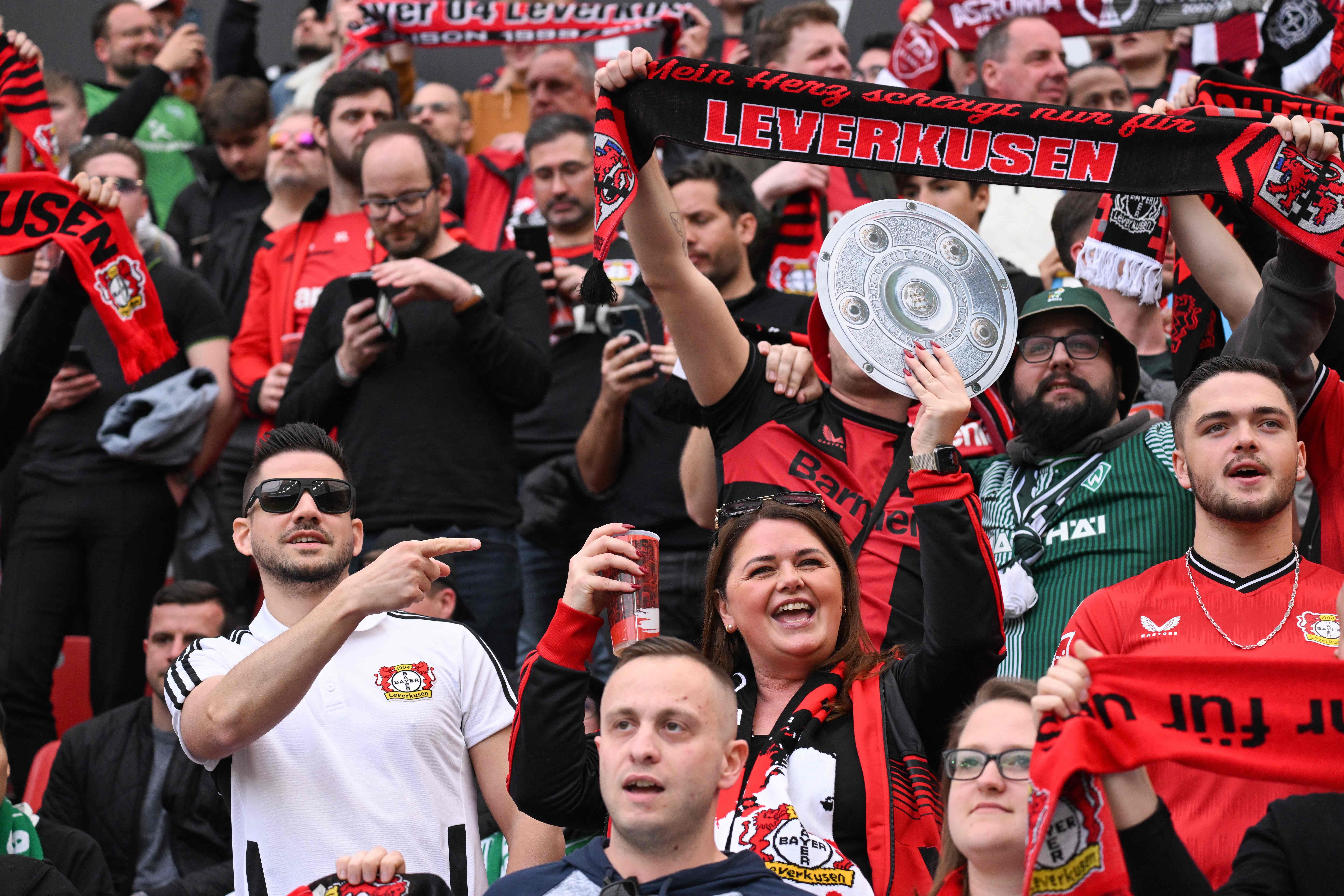 Las imágenes del histórico triunfo de Xabi Alonso con el Bayer Leverkusen