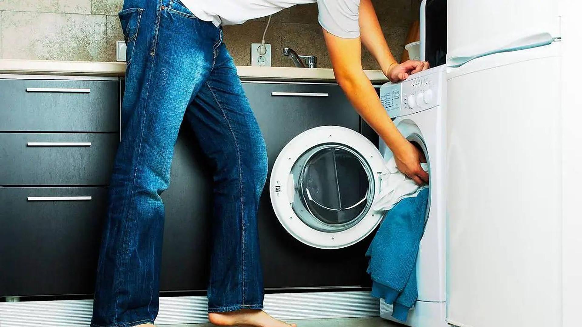 本日、2024 年 4 月 14 日（日）の電気料金を節約しましょう: 洗濯機を使用するのに最も安い時間帯です