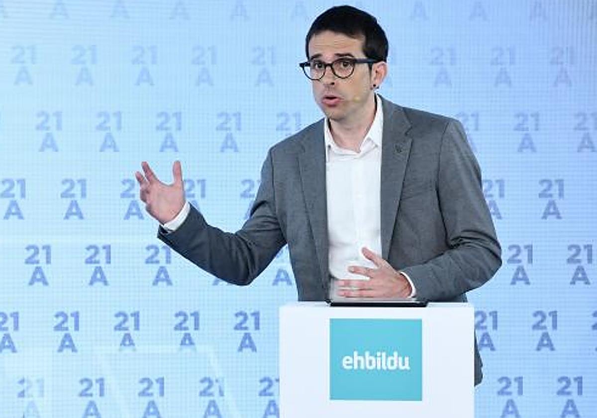 Pello Otxandiano, en un momento del debate.