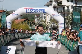 El ganador, Iñaki Olano, en su llegada a meta, en Bera.