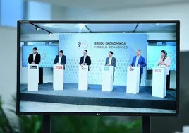 Los seis participantes en el debate de ayer en DV
