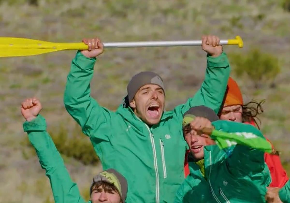 Aritz, Huido y Anartz celebran su triunfo en la prueba de inmunida de El Conquis.