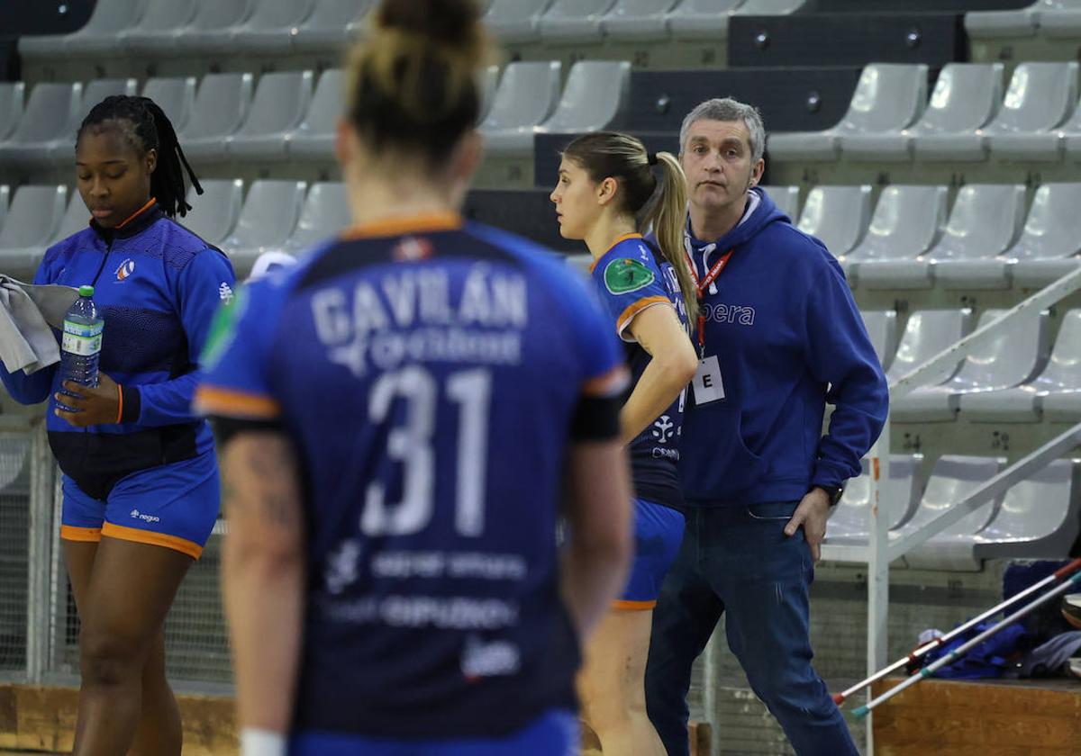 El técnico del Bera Bera en un partido reciente del equipo.