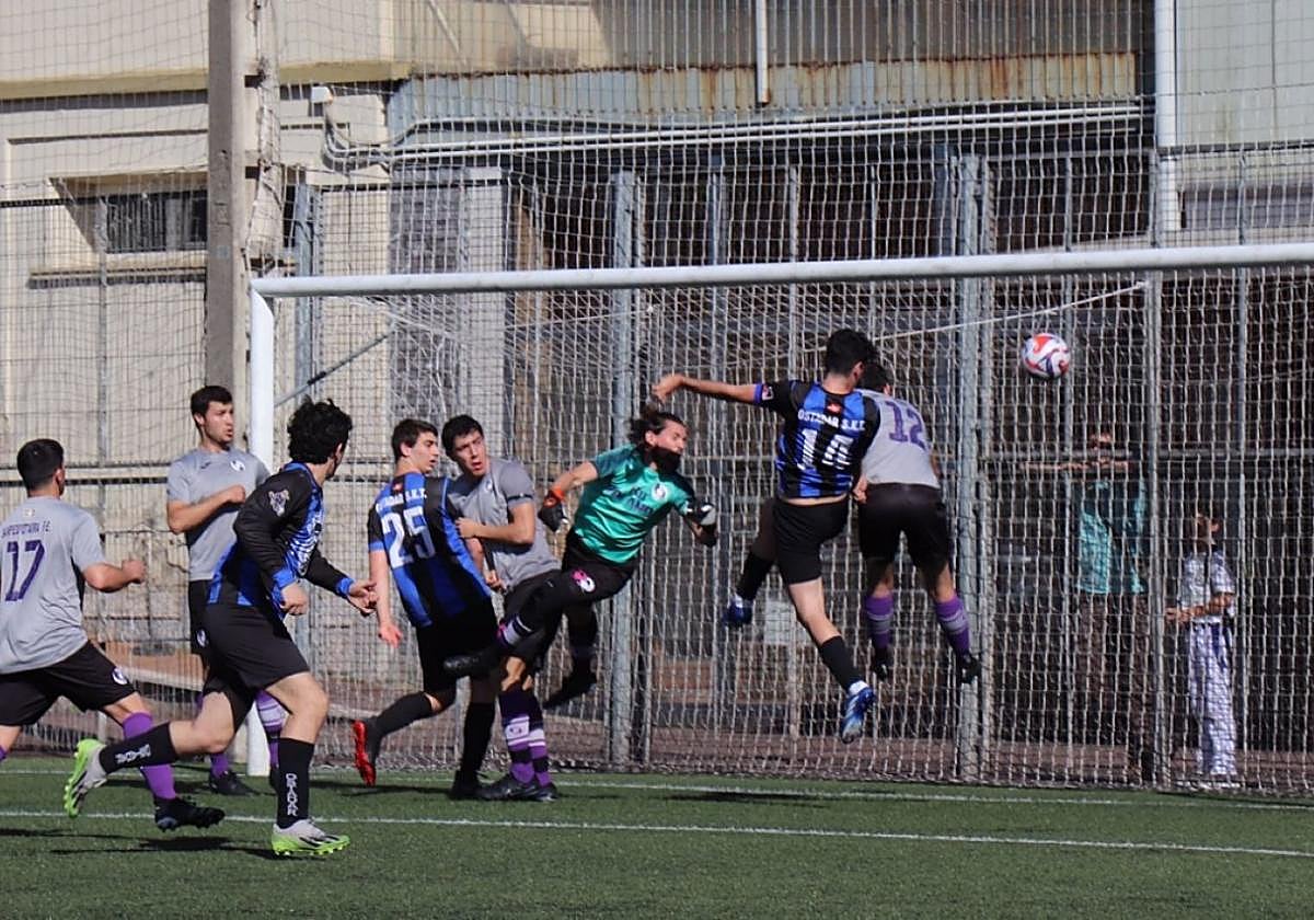 Testarazo de Markel Arzallus para poner el 2-0.