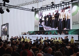 La asamblea general de Orona celebró los 60 años de la empresa con una actuación musical.