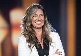 Anne Igartiburu, presentadora de 'Baila como puedas'.