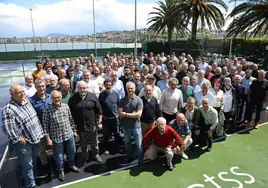 Los 110 atletas y exatletas de la Real, juntos en el RCTSS.
