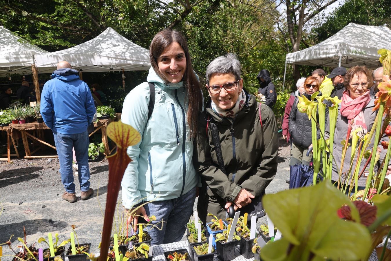 Miles de personas visitan la Feria de Plantas de Iturraran