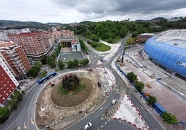 Rotonda del estadio de Anoeta en obras.