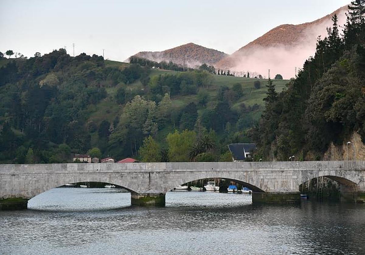 El día ha amanecido despejado en Deba