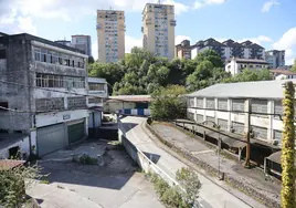 Pabellones abandonados donde viven personas en «condiciones precarias».