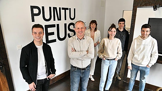 Hamar urte komunitate digital eta soziala sortzen