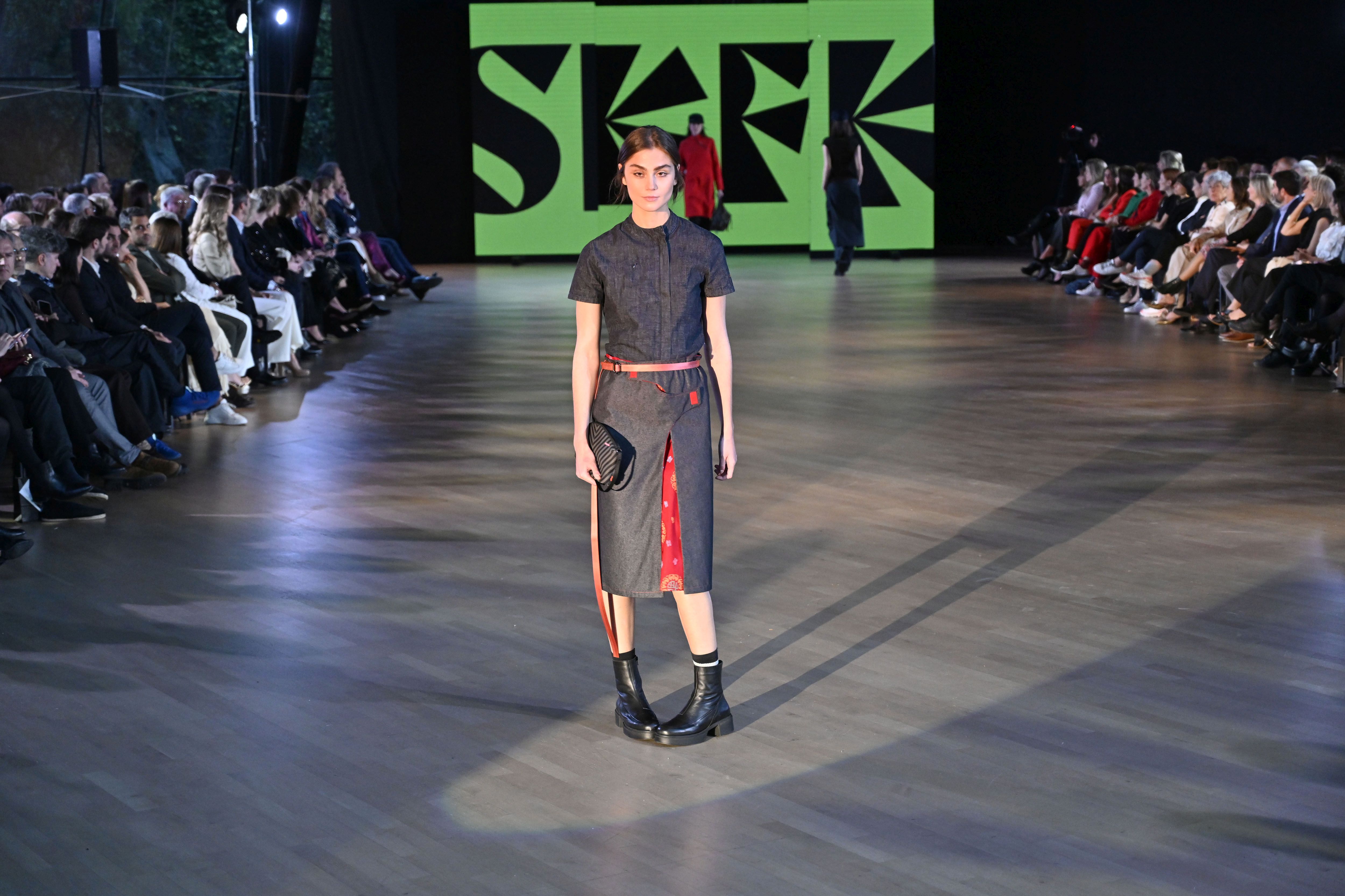 El desfile de SKFK en Getaria