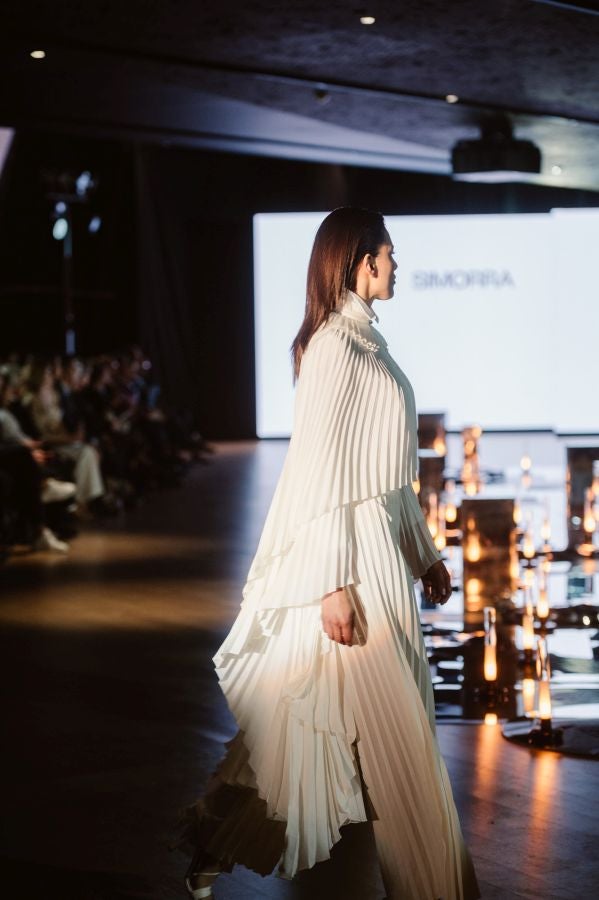 Simorra seduce en Balenciaga