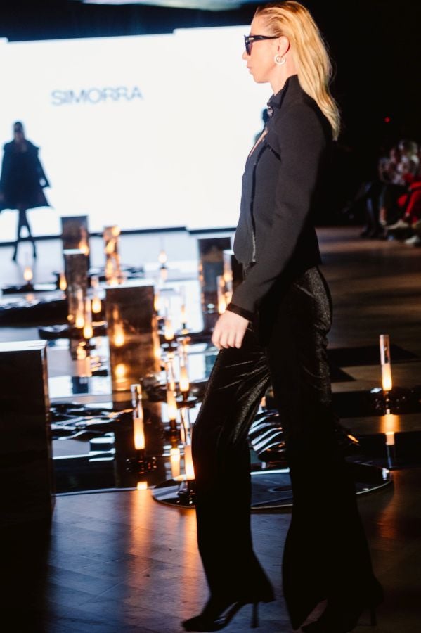 Simorra seduce en Balenciaga