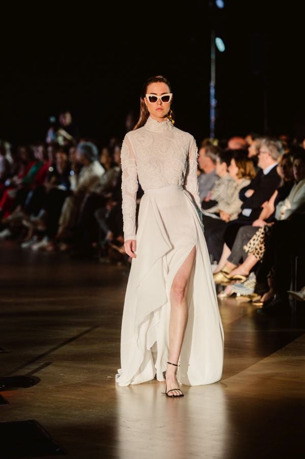 Simorra seduce en Balenciaga