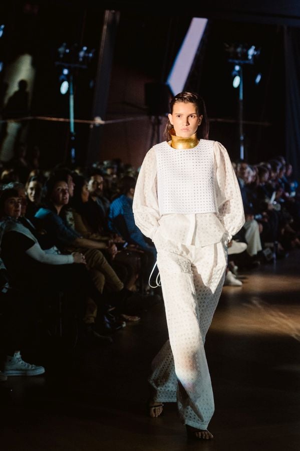 Simorra seduce en Balenciaga