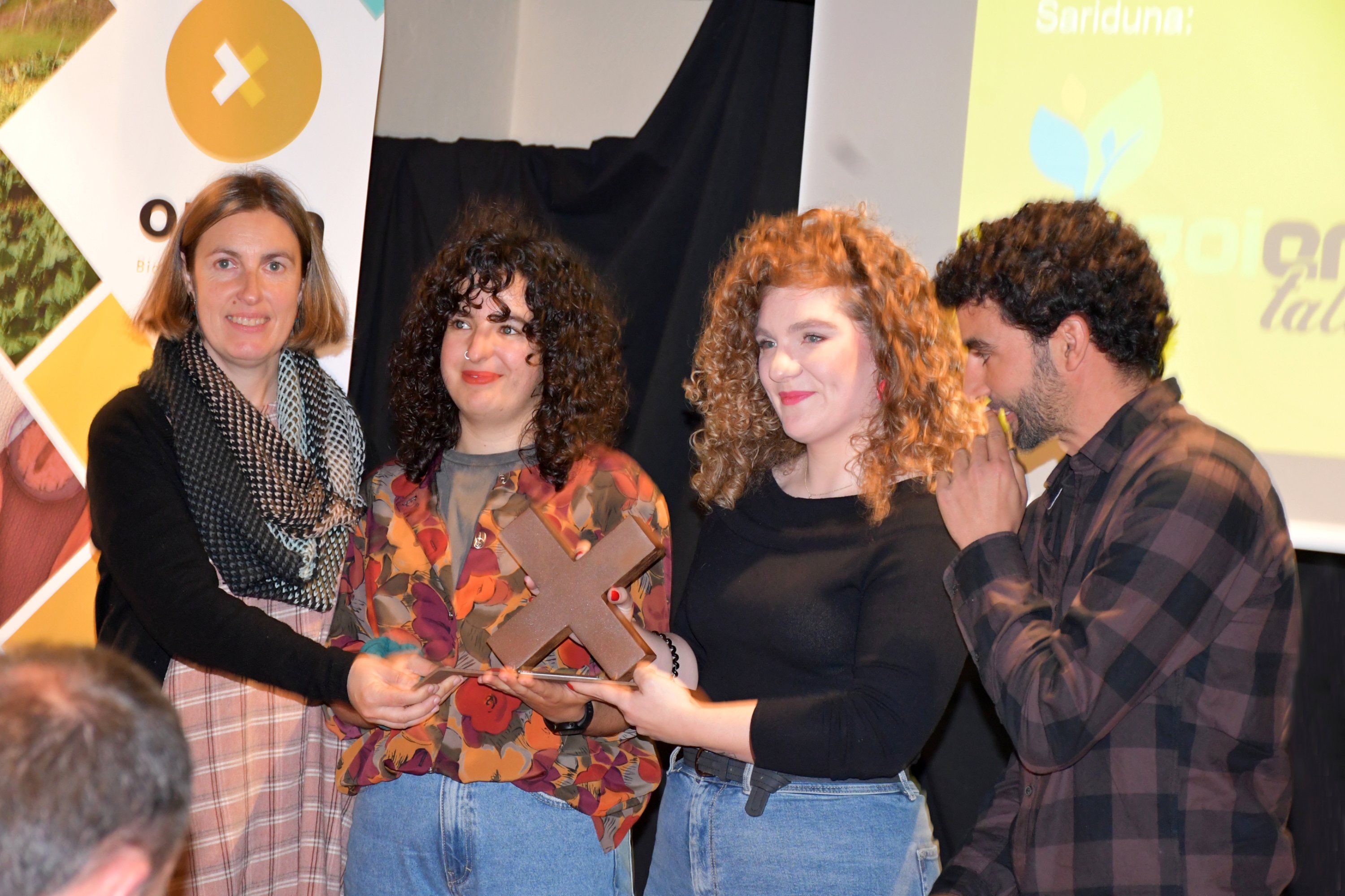 Energia kooperatibako kideek jaso zuten Orexa Saria, trantsizio energetikoan herriari emandago laguntzagatik.