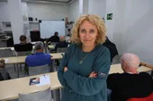 Arantza Bravo, profesora de la autoescuela Bidebieta de Irun, ayer durante una clase.