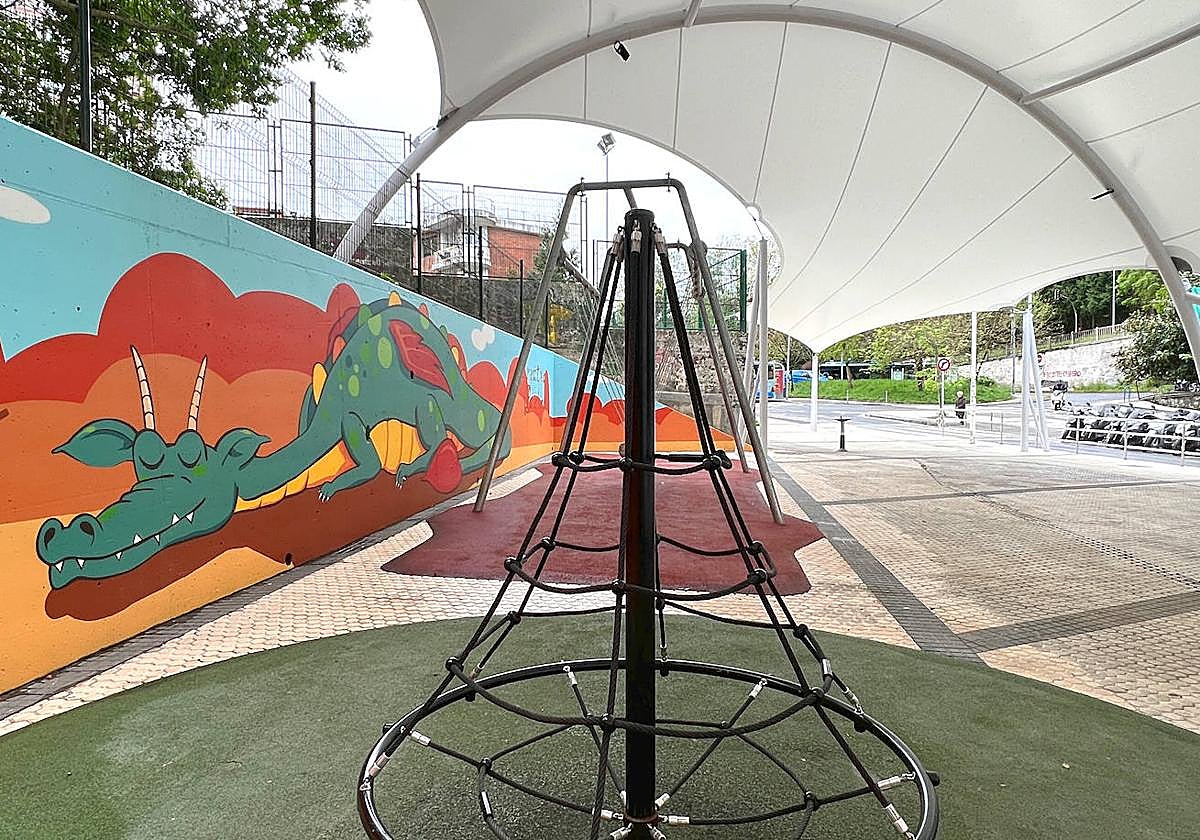 Parque infantil de Bertsolari Txirrita, en Larratxo.