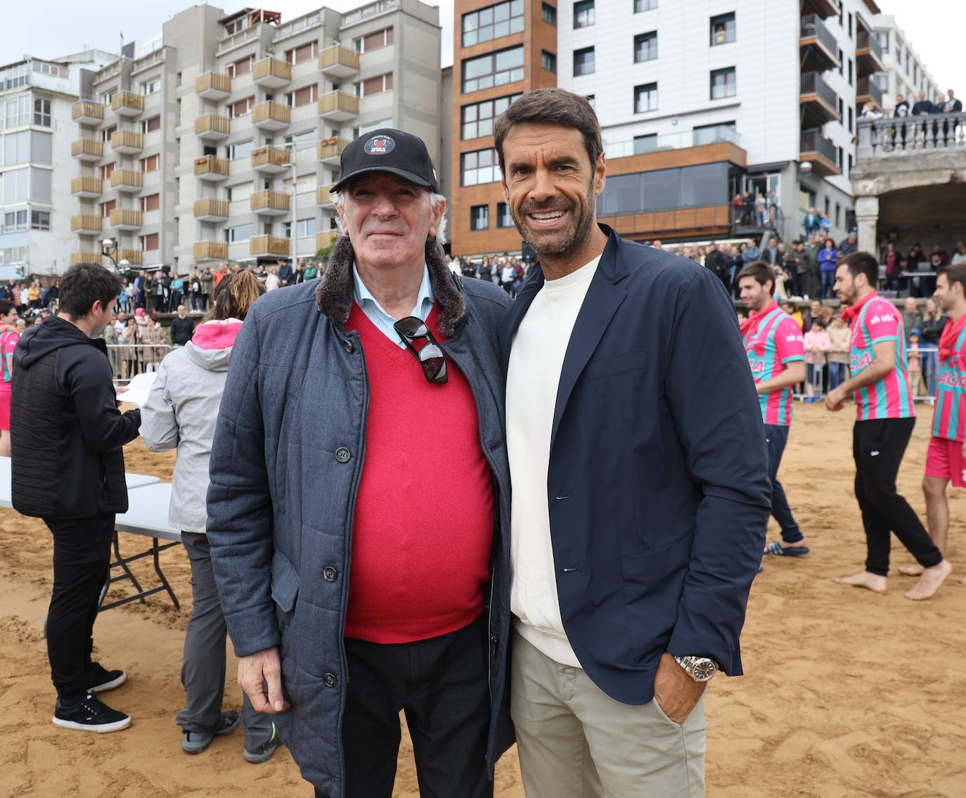 Gran ambiente en las finales del Campeonato de Fútbol Playero de Zarautz