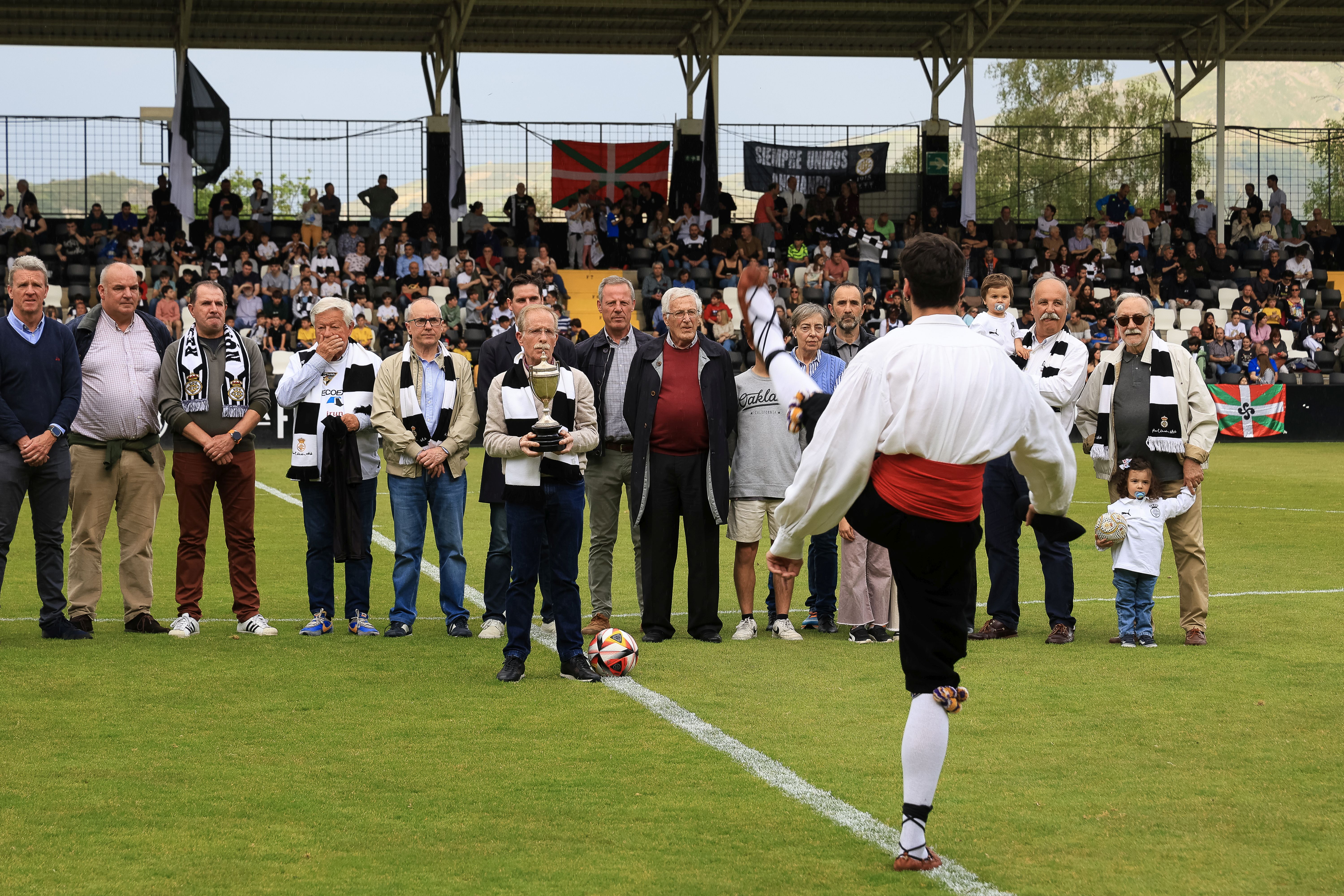 El Real Unión celebra el centenario de la Copa de 1924 con un empate