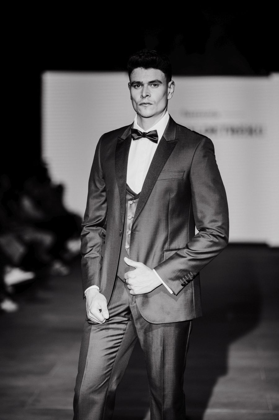 Elegancia sobre la pasarela de la mano de Sastrería Aldabaldetreku