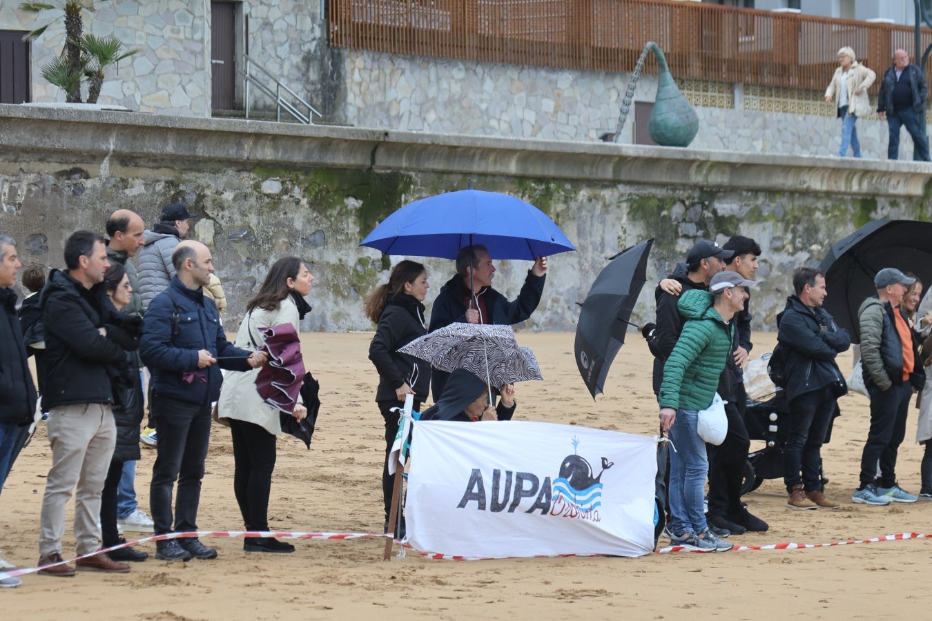 Gran ambiente en las finales del Campeonato de Fútbol Playero de Zarautz