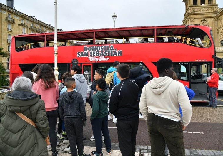 Escolares descubriendo la ciudad