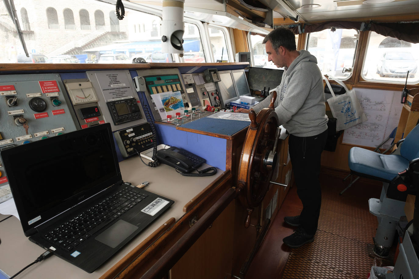 Una visita al interior del &#039;Aita Mari&#039;